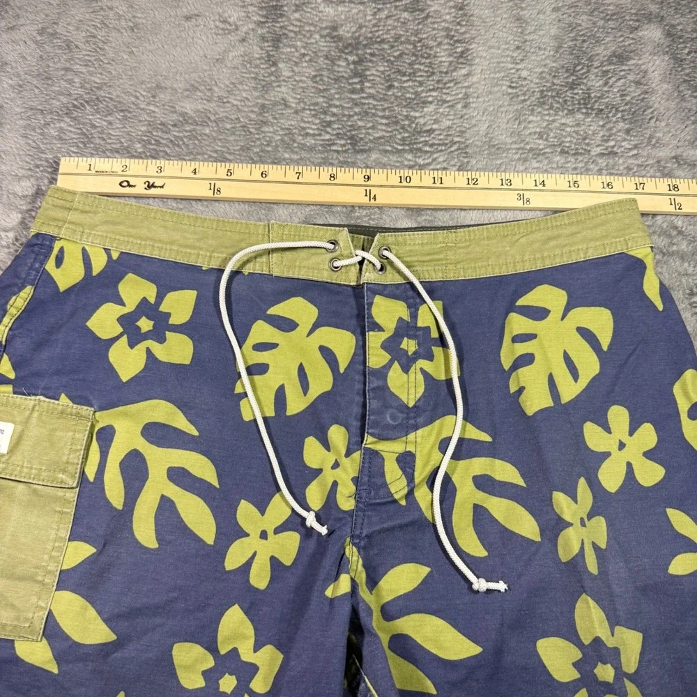 Kanvas by Katin Heritage Collection Mens 33 Tropical Floral Board Shorts Navy